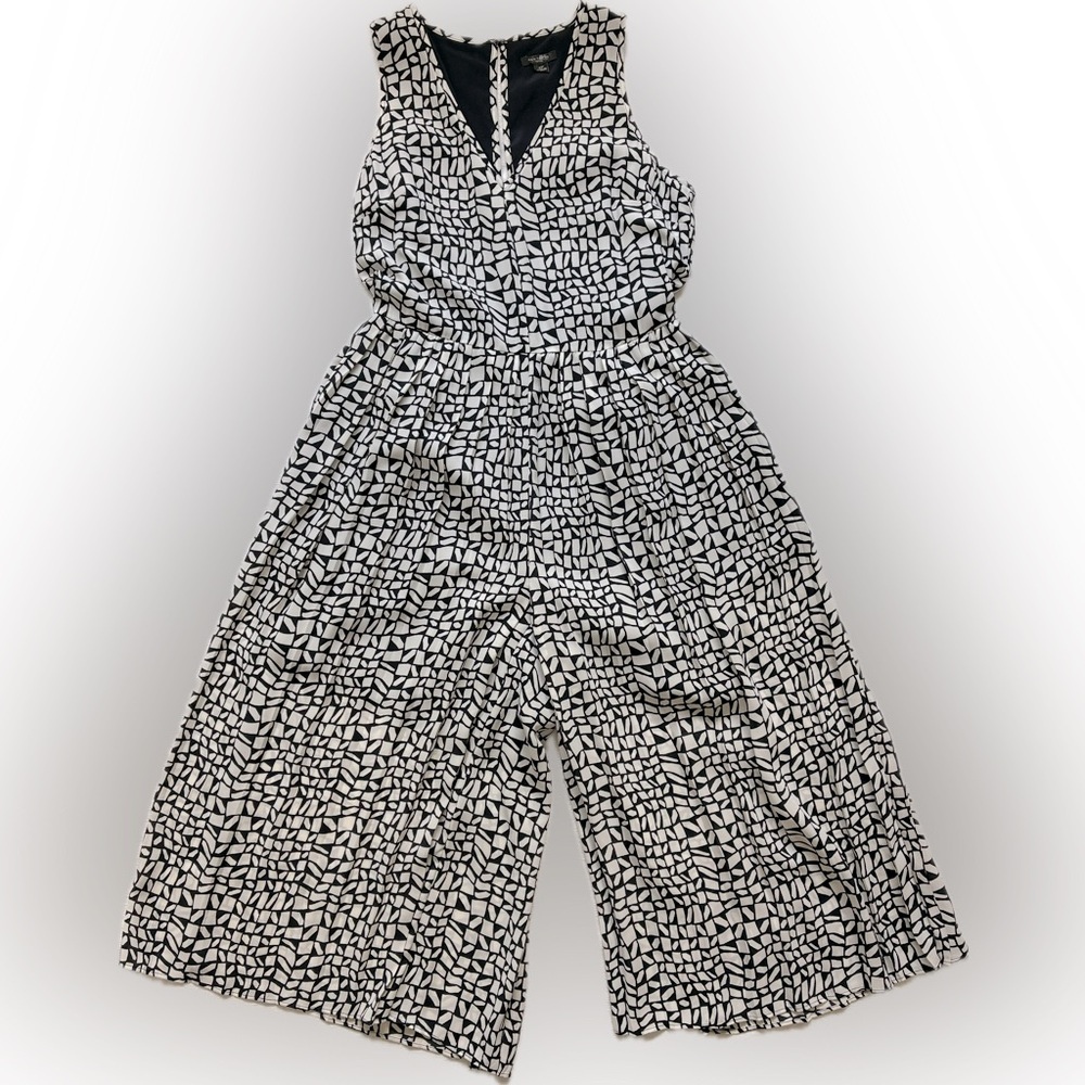 Ann Taylor Navy & White Pleated Culotte Jumpsuit - Size 4 Petite